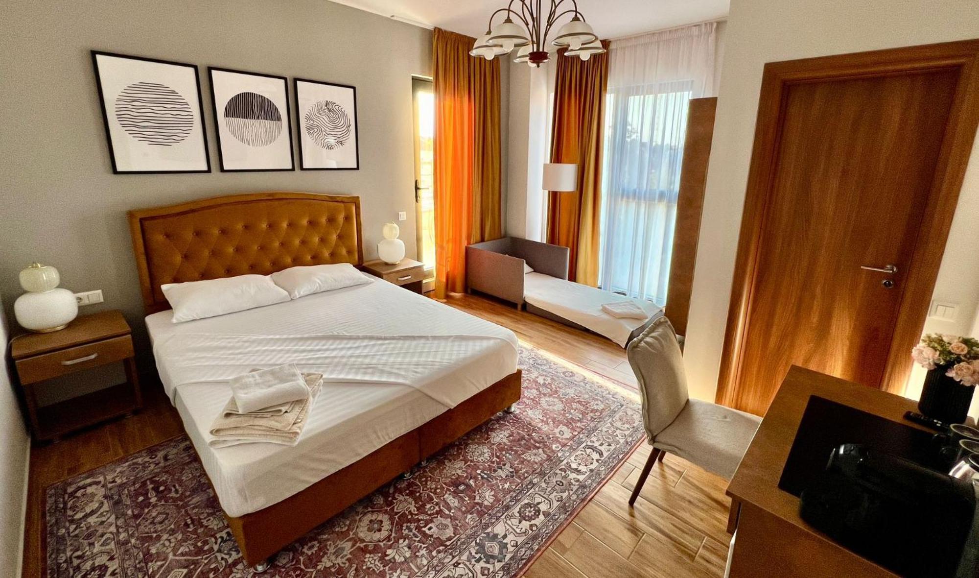 Hotel Fantazia Oradea - Self Check In & Out Dış mekan fotoğraf