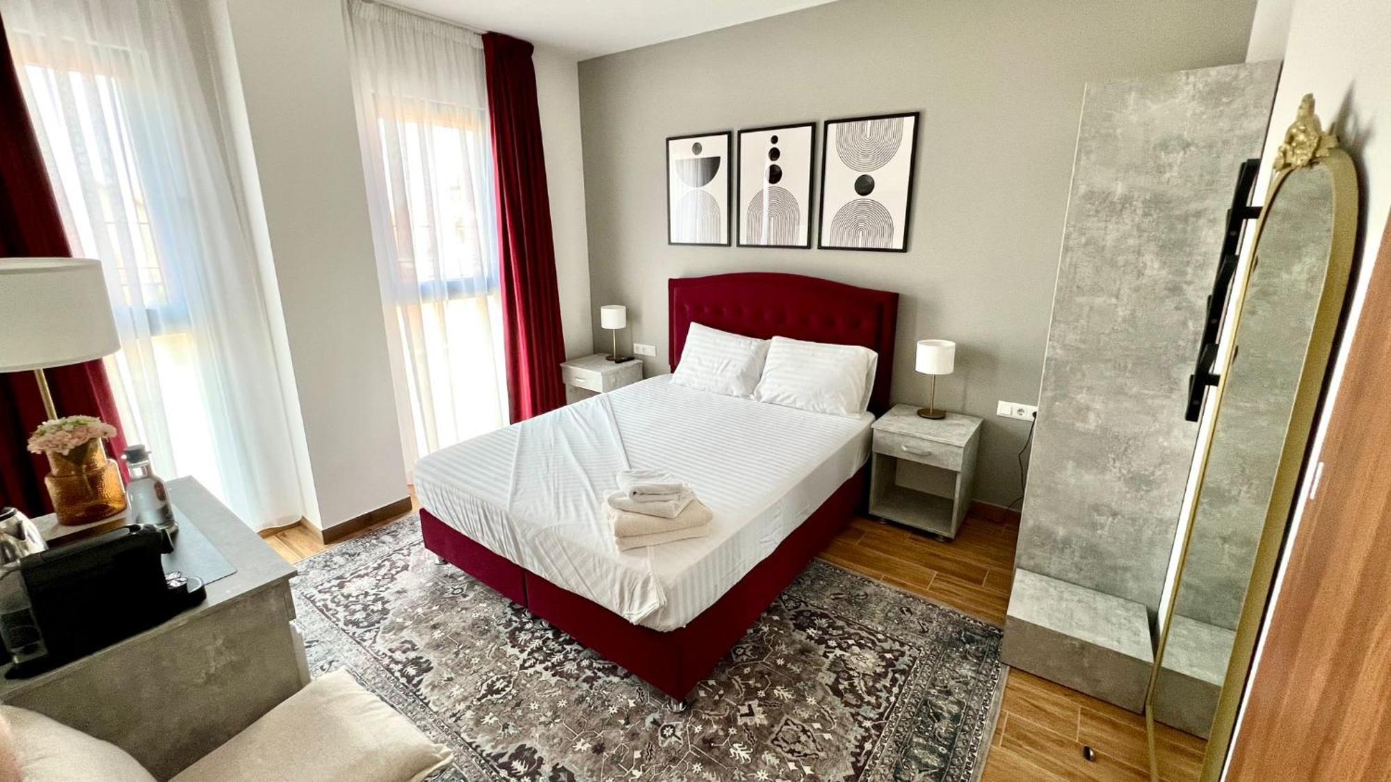 Hotel Fantazia Oradea - Self Check In & Out Dış mekan fotoğraf