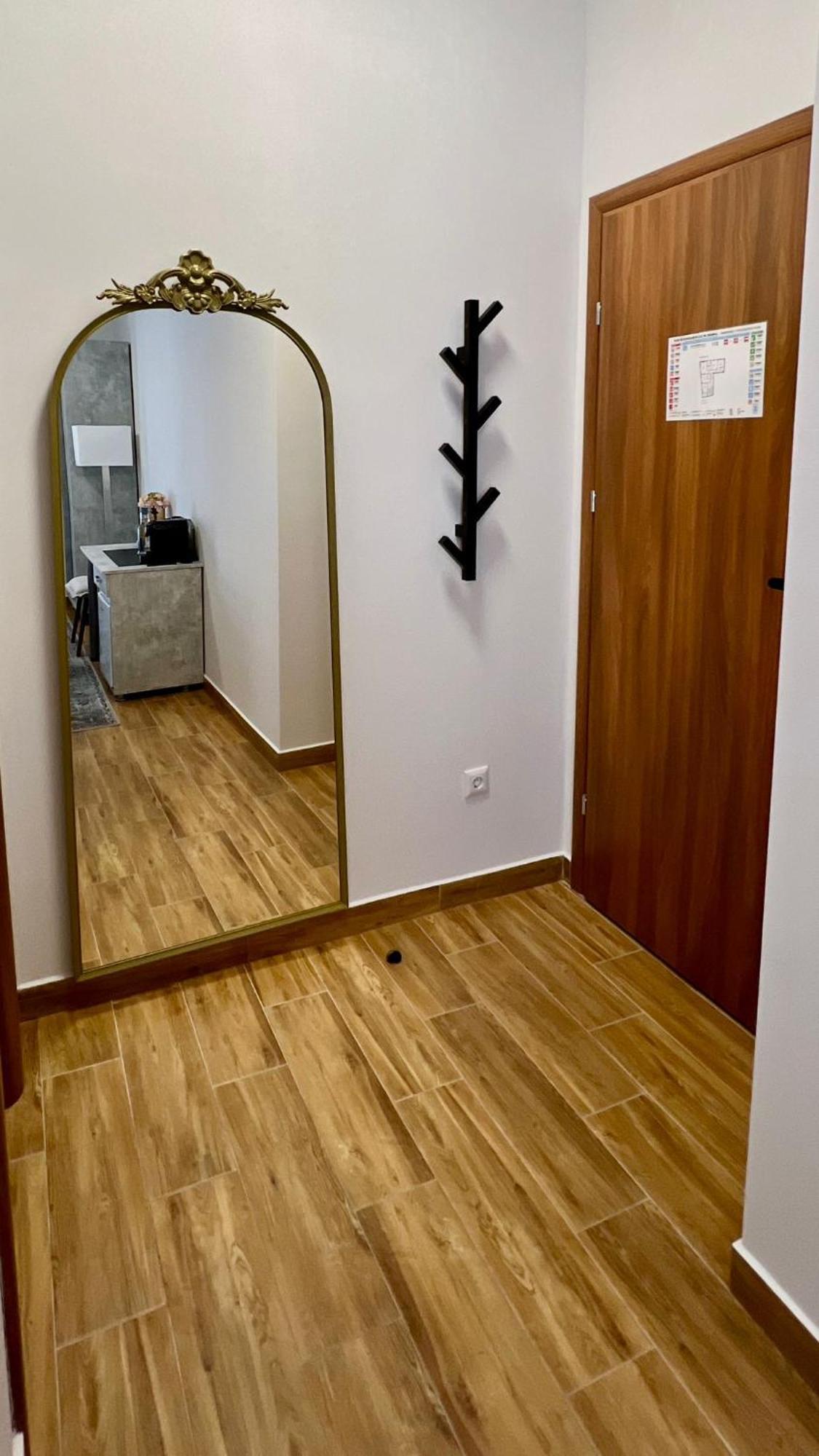 Hotel Fantazia Oradea - Self Check In & Out Dış mekan fotoğraf