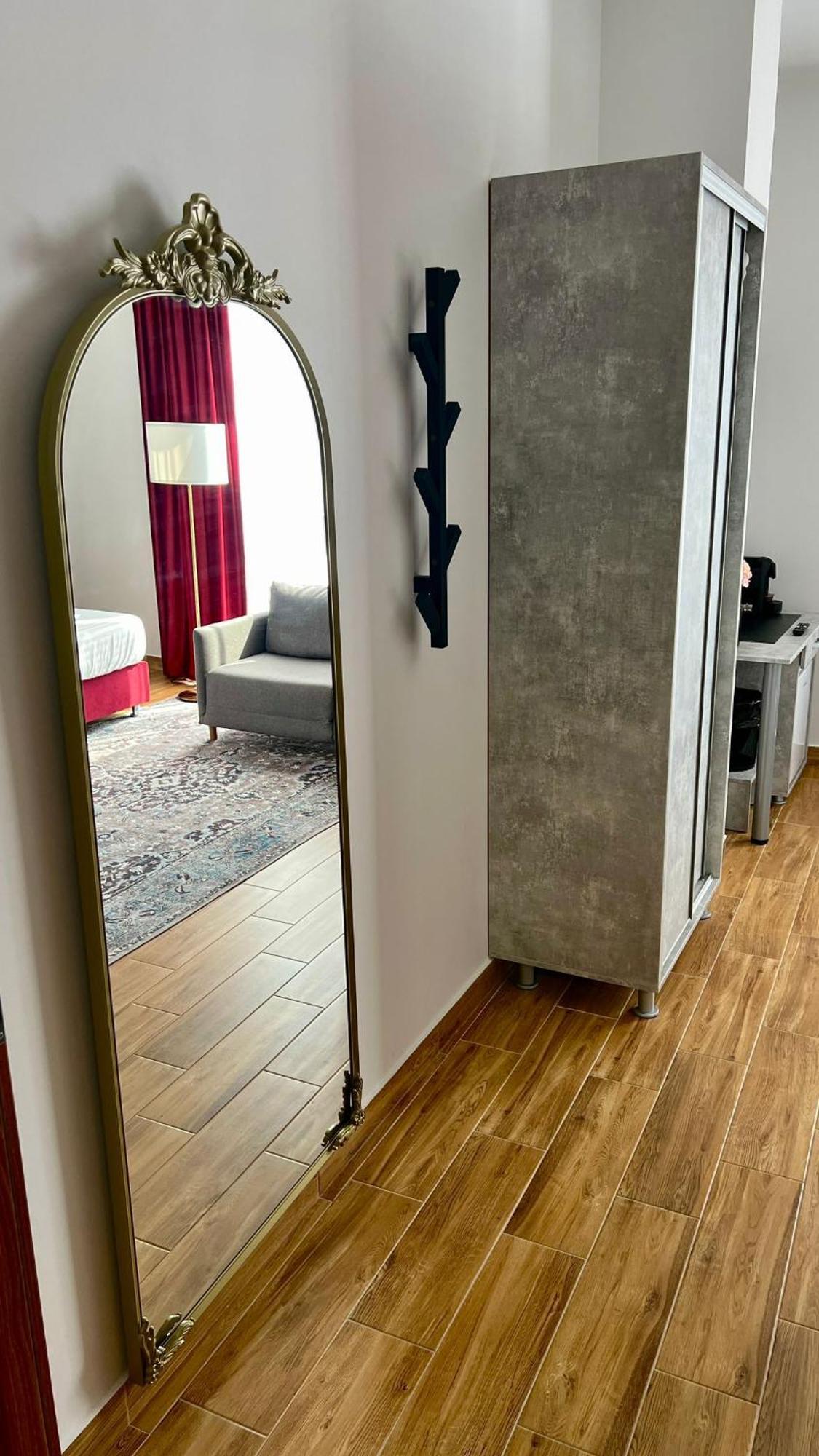 Hotel Fantazia Oradea - Self Check In & Out Dış mekan fotoğraf