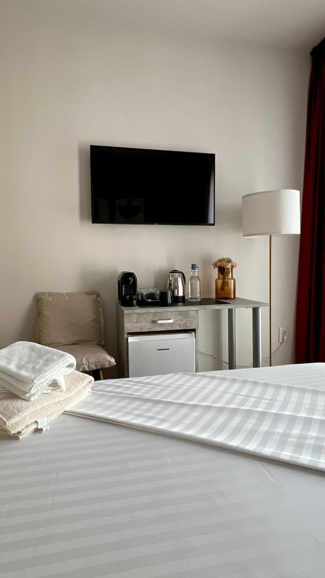 Hotel Fantazia Oradea - Self Check In & Out Dış mekan fotoğraf