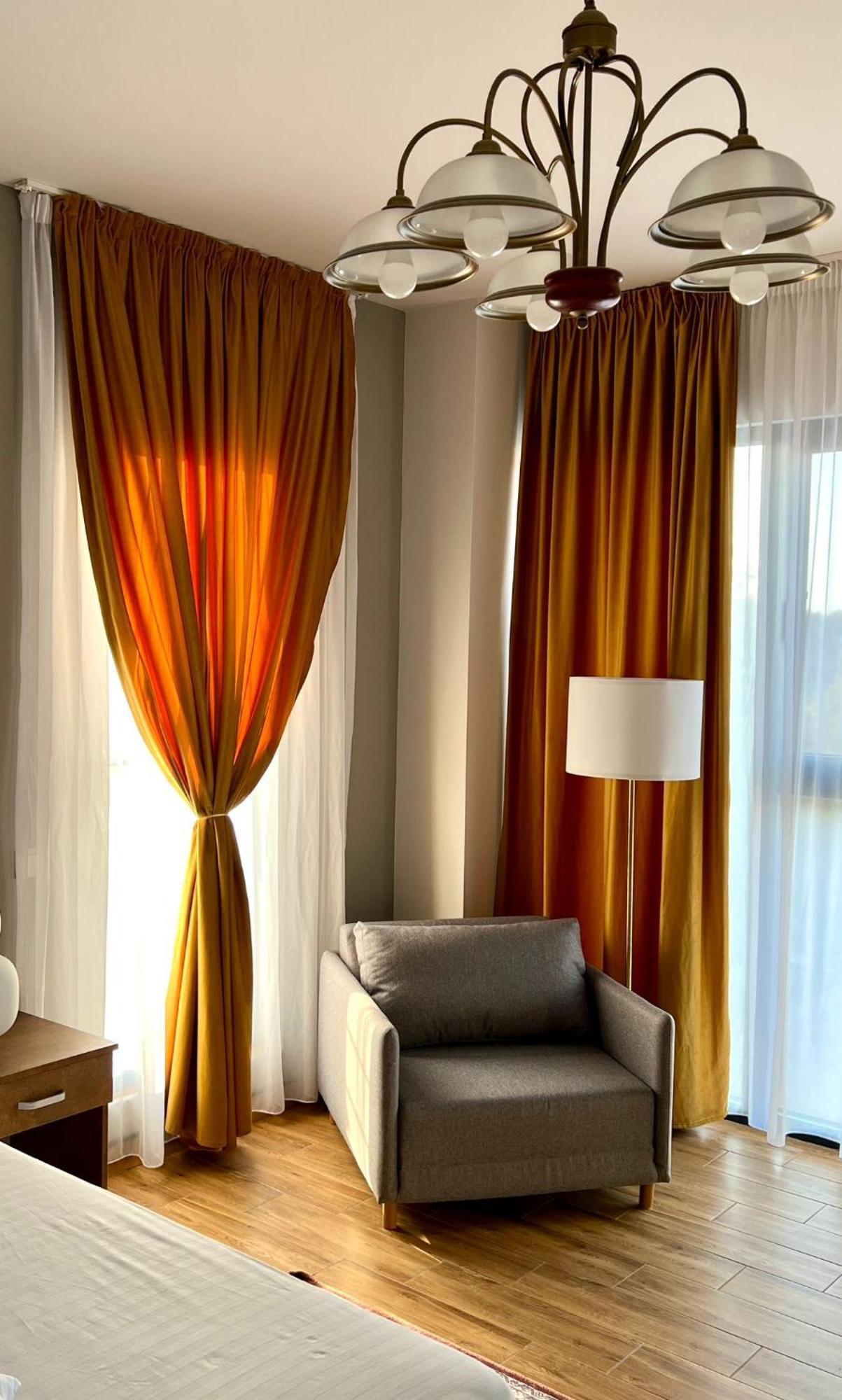 Hotel Fantazia Oradea - Self Check In & Out Dış mekan fotoğraf